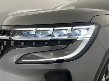 Photo 33 Renault Austral  E-Tech full hybrid 200 GSR2