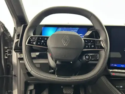 Photo 23 Renault Austral  E-Tech full hybrid 200 GSR2