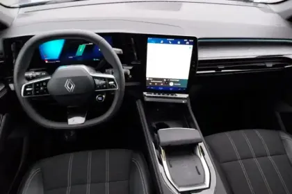 Photo 8 Renault Austral  E-Tech full hybrid 200 GSR2