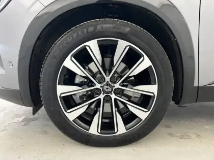 Photo 27 Renault Austral  E-Tech full hybrid 200 GSR2