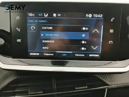 Photo 12 Peugeot 208  PureTech 100 S&S EAT8