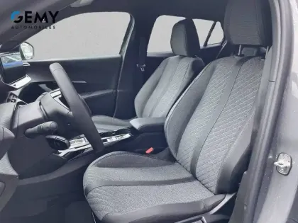 Photo 8 Peugeot 2008  Electrique 54 kWh 156 ch