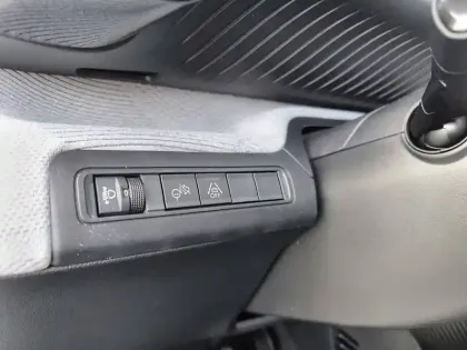 Photo 17 Citroën C3 Aircross  Hybride 145 e-DCS6