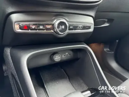 Photo 19 Volvo Xc40  Recharge 231 ch 1EDT