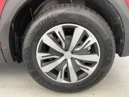 Photo 15 Peugeot 2008  Moteur électrique 136 ch