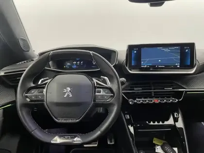 Photo 21 Peugeot 2008  PureTech 130 S&S EAT8