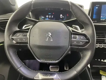 Photo 22 Peugeot 2008  PureTech 130 S&S EAT8