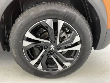 Photo 15 Peugeot 2008  PureTech 130 S&S EAT8