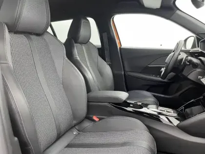 Photo 26 Peugeot 2008  PureTech 130 S&S EAT8