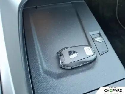 Photo 13 Peugeot 3008  Electrique 325 ch 4x4 73 kWh