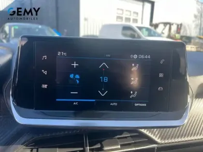 Photo 12 Peugeot 2008  PureTech 100 S&S BVM6