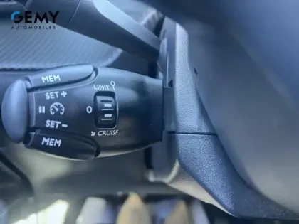 Photo 15 Peugeot 2008  PureTech 100 S&S BVM6