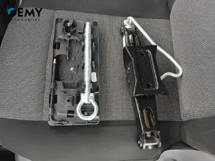 Photo 20 Peugeot Partner  FOURGON STANDARD 650 KG BLUEHDI 100 S&S BVM6