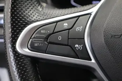 Photo 76 Renault Arkana  E-Tech 145 - 21B