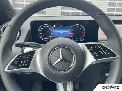 Photo 15 Mercedes GLB  200 d 8G-DCT