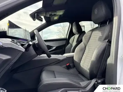 Photo 34 Peugeot 3008  Electrique 210 ch 73 kWh