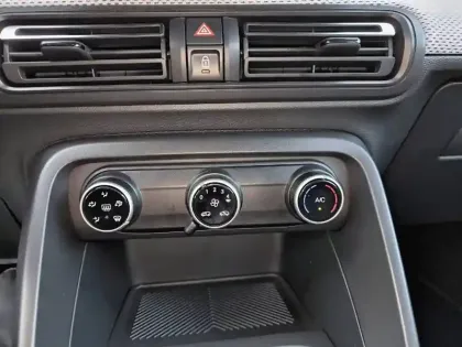 Photo 14 Citroën C3  Turbo 100 ch BVM6