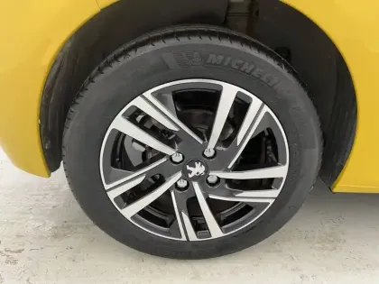 Photo 18 Peugeot 208  PureTech 100 S&S EAT8