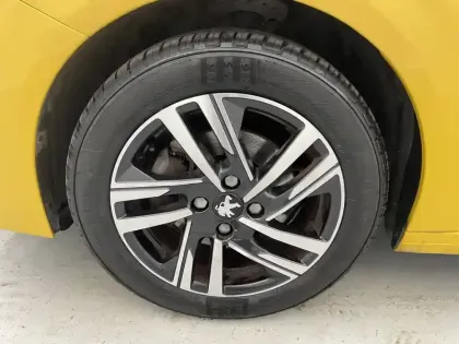 Photo 16 Peugeot 208  PureTech 100 S&S EAT8