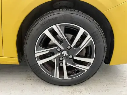 Photo 17 Peugeot 208  PureTech 100 S&S EAT8