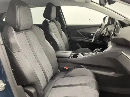 Photo 90 Peugeot 3008  Hybrid 225 e-EAT8