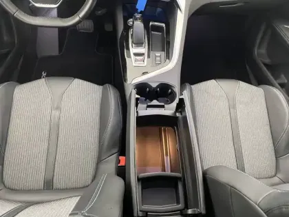 Photo 88 Peugeot 3008  Hybrid 225 e-EAT8