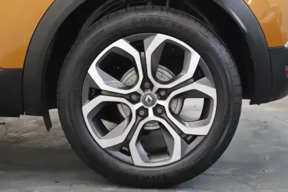 Photo 35 Renault Captur  TCe 100