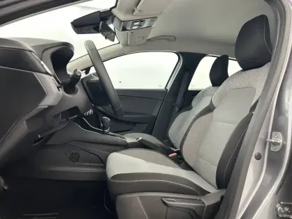 Photo 9 Renault Clio  E-Tech full hybrid 145 ch GSR2