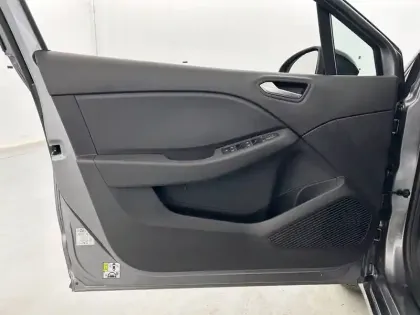 Photo 10 Renault Clio  E-Tech full hybrid 145 ch GSR2