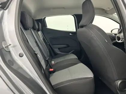 Photo 15 Renault Clio  E-Tech full hybrid 145 ch GSR2