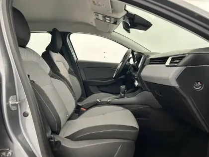 Photo 13 Renault Clio  E-Tech full hybrid 145 ch GSR2