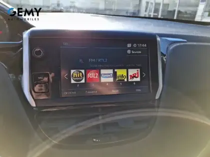 Photo 28 Peugeot 2008  PureTech 130ch S&S BVM6