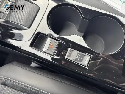 Photo 17 Peugeot 2008  Electrique 54 kWh 156 ch