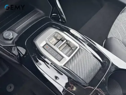 Photo 16 Peugeot 2008  Electrique 54 kWh 156 ch