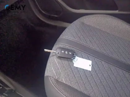 Photo 15 Peugeot 208  Hybrid 110 e-DCS6