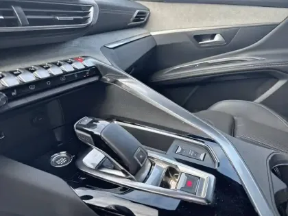 Photo 38 Peugeot 3008  PureTech 130ch S&S EAT8