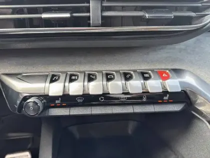 Photo 68 Peugeot 3008  PureTech 130ch S&S EAT8