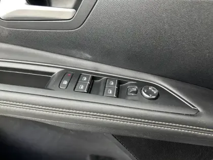 Photo 89 Peugeot 3008  PureTech 130ch S&S EAT8