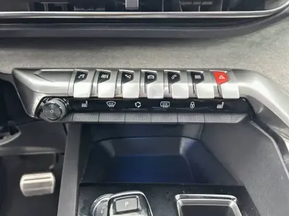 Photo 95 Peugeot 3008  PureTech 130ch S&S EAT8