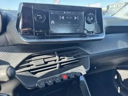 Photo 37 Peugeot 208  PureTech 75 S&S BVM5