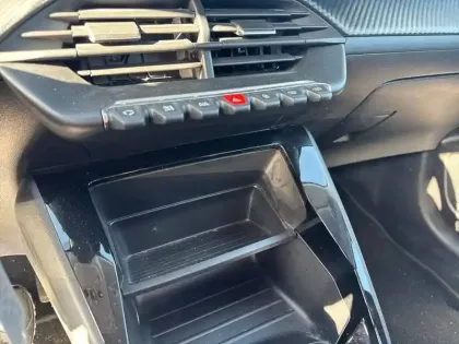 Photo 59 Peugeot 208  PureTech 75 S&S BVM5