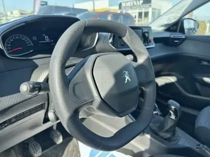 Photo 8 Peugeot 208  PureTech 75 S&S BVM5