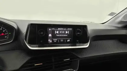 Photo 83 Peugeot 208  PureTech 75 S&S BVM5