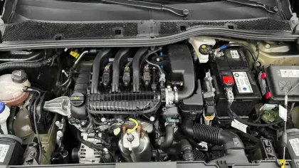 Photo 80 Peugeot 208  PureTech 75 S&S BVM5