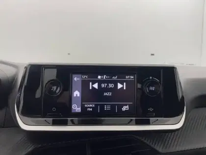 Photo 19 Peugeot 208  PureTech 75 S&S BVM5