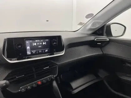 Photo 27 Peugeot 208  PureTech 75 S&S BVM5