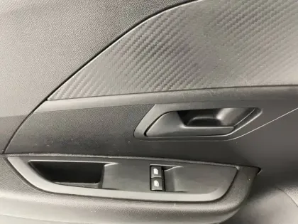 Photo 26 Peugeot 208  PureTech 75 S&S BVM5