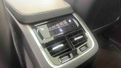 Photo 27 Volvo Xc90  T8 AWD Hybride Rechargeable 455 ch Geartronic 8 7pl