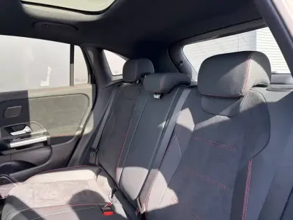 Photo 76 Mercedes GLA  200 d 8G-DCT