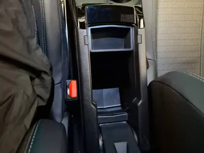 Photo 19 Peugeot 2008  PureTech 130 S&S BVM6